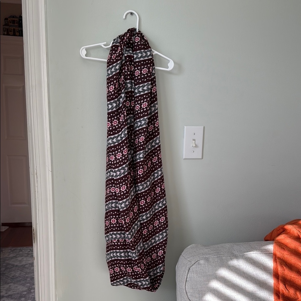 Maurices Gray, White and Burgundy Patterned Infinity Scarf.  Like new condition.